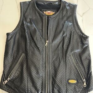 HARLEY DAVIDSON LEATHER VEST  PERFORATED LEATHER FOR AIRFLOW  SIZE MED.